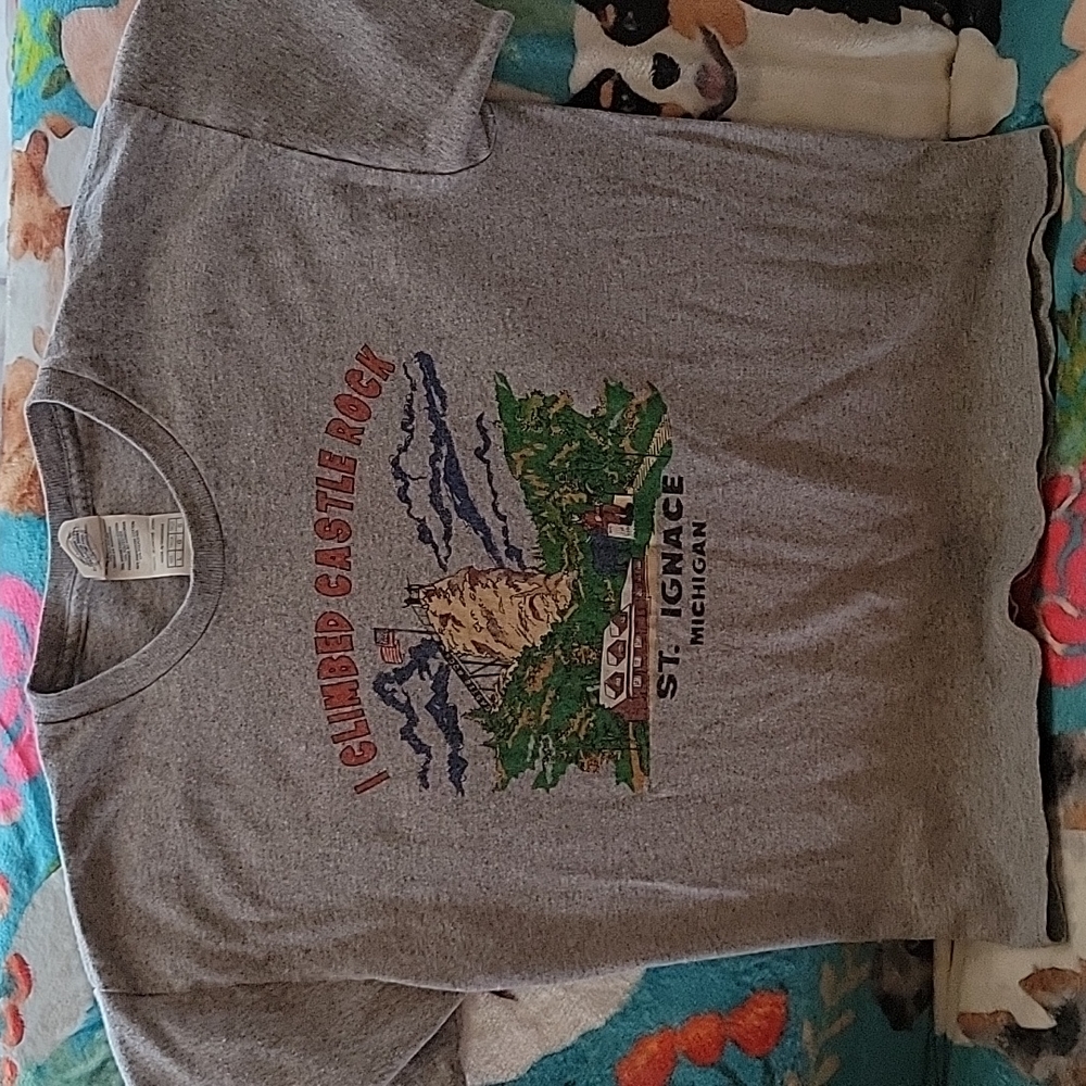 Vintage "I climbed castle rock" t-shirt
